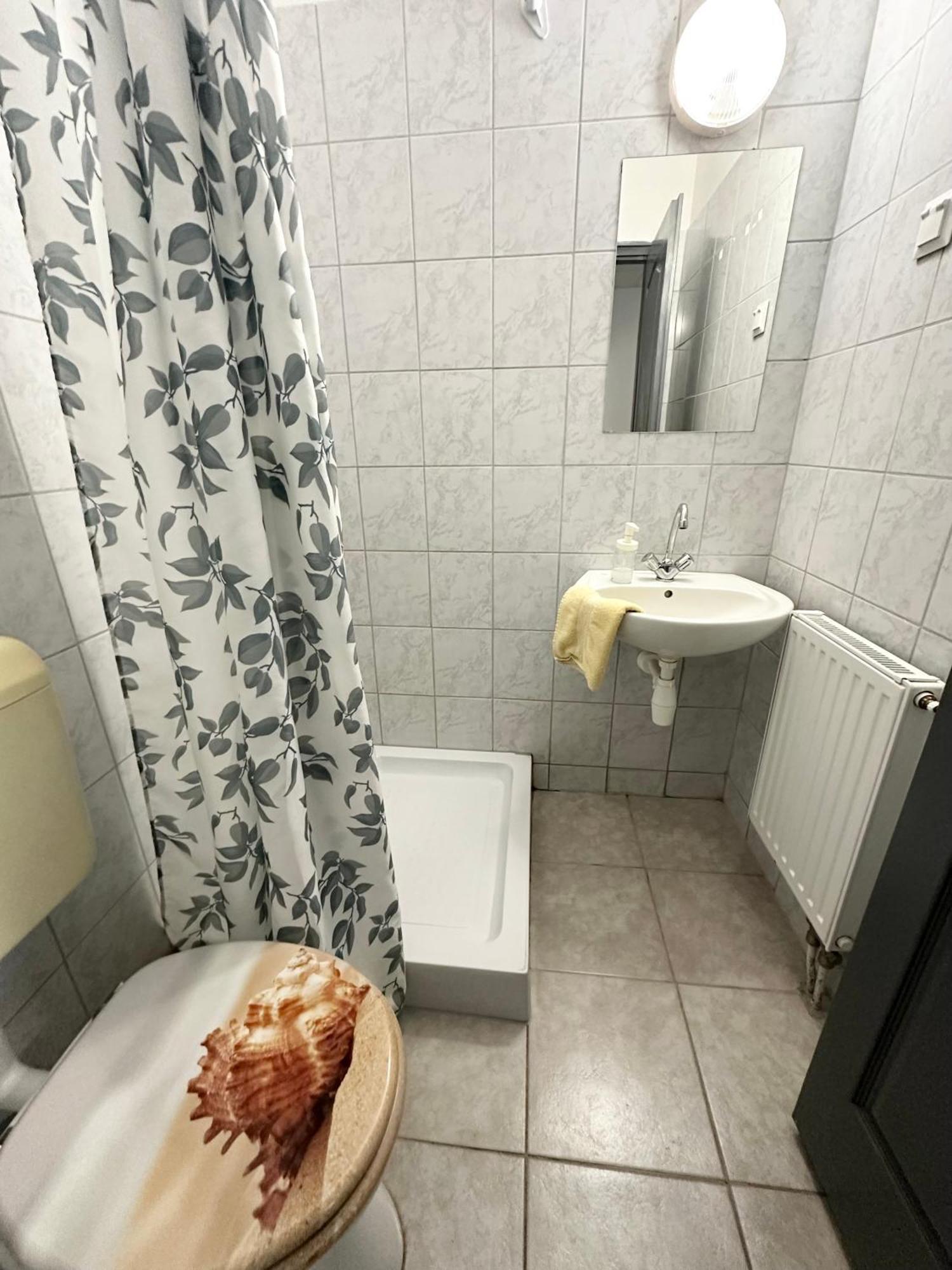 Lanchid Szallo Kecskemet Luaran gambar